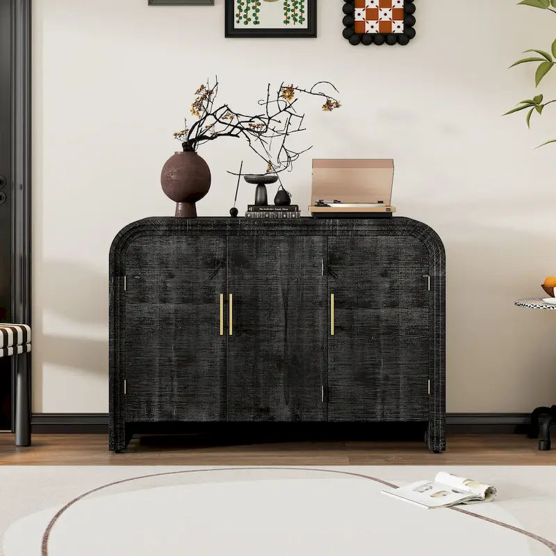 Retro-Sideboard im minimalistischen, geschwungenen Design mit goldenen Griffen und verstellbaren Regalböden