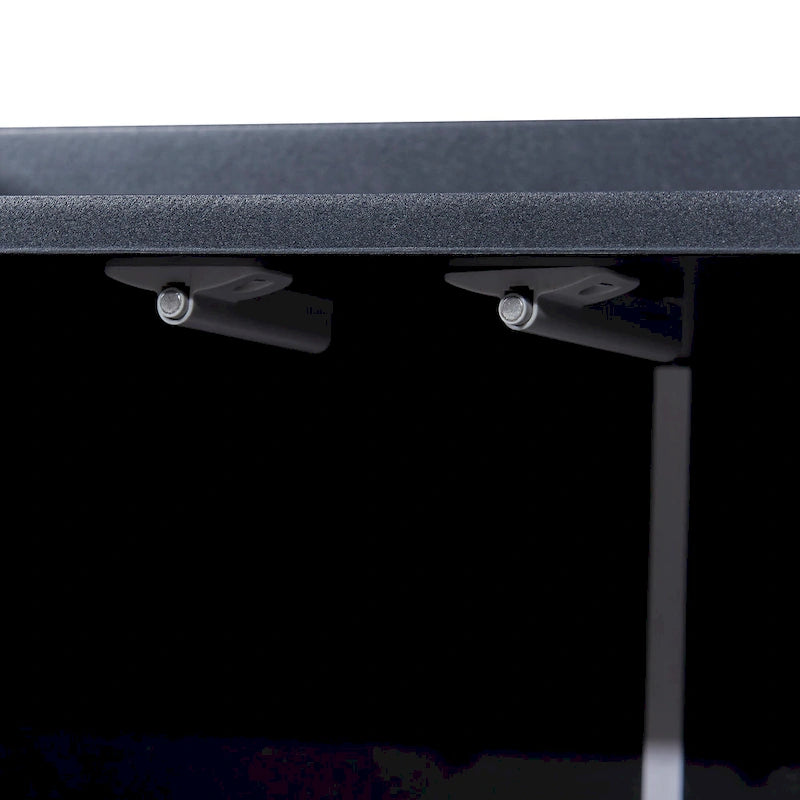 Buffet moderne blanc avec pieds dorés